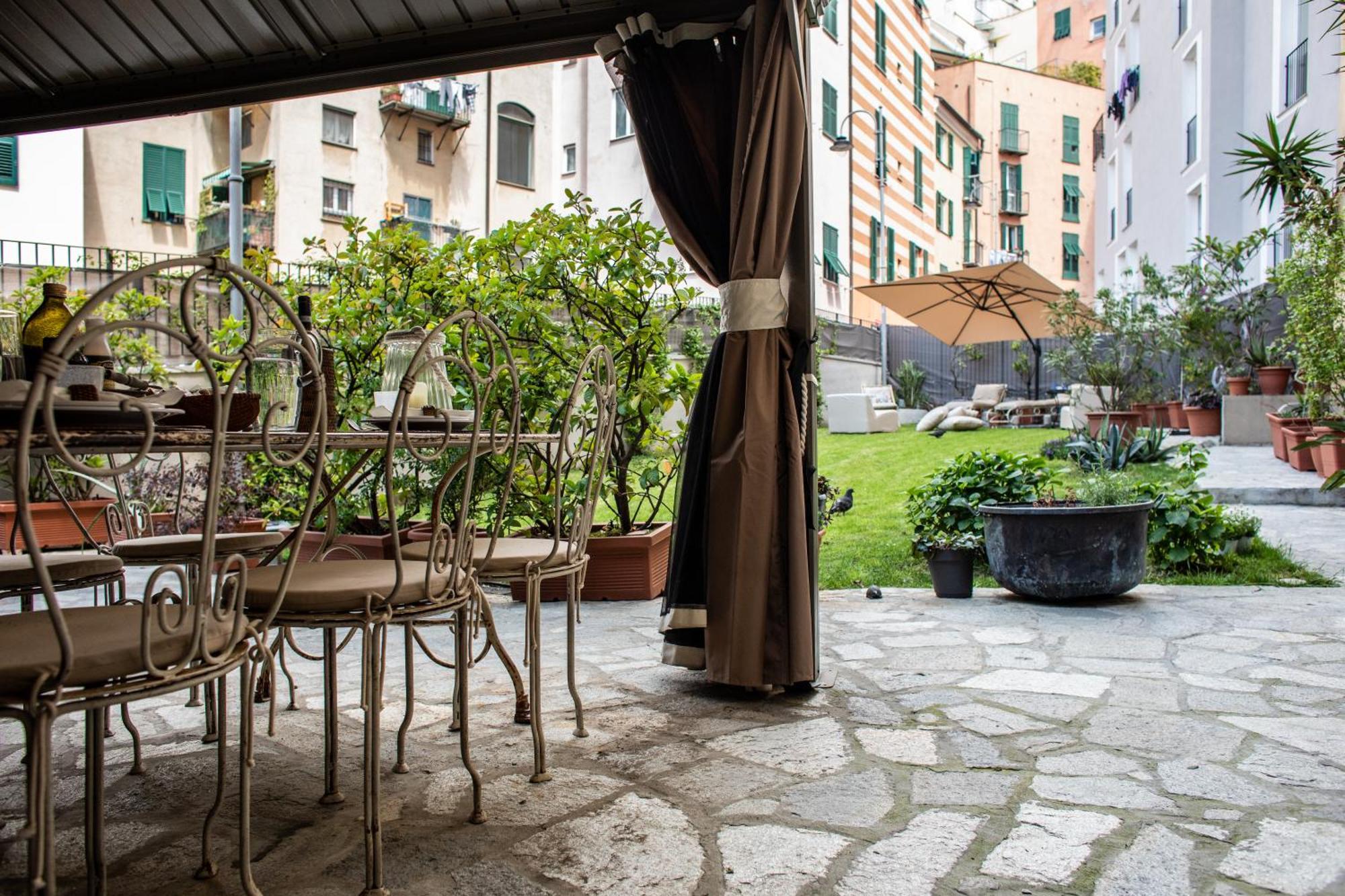 Giardino In Centro Storico -Appartamento Con Giardino, Genova Centro Storico, Acquario Екстериор снимка